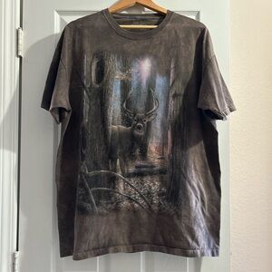The Mountain Men’s Forest Deer T-Shirt Sz XL